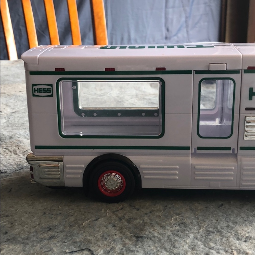 2018 Hess Rv - Picture 4 of 7